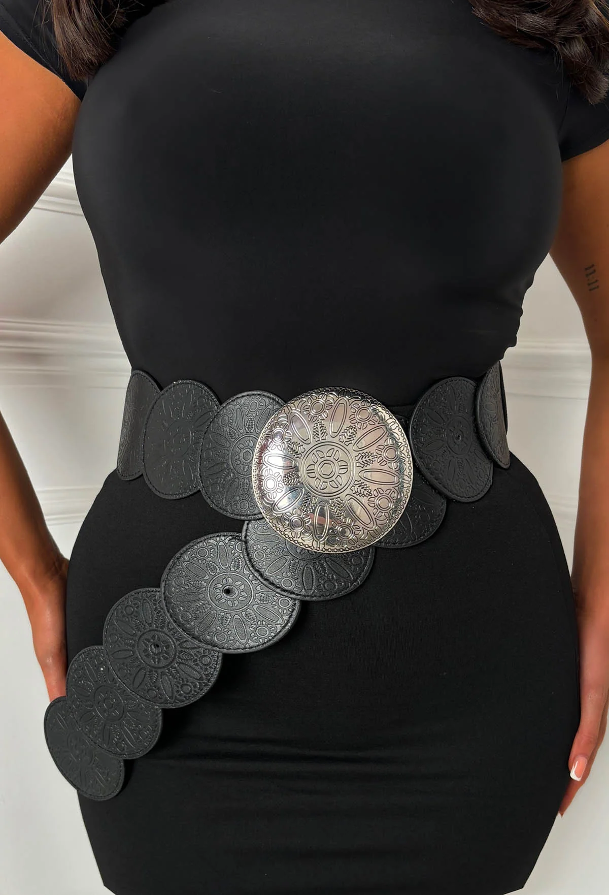 Bad Romance Black Oversized Disc Western Style Belt - Image 2