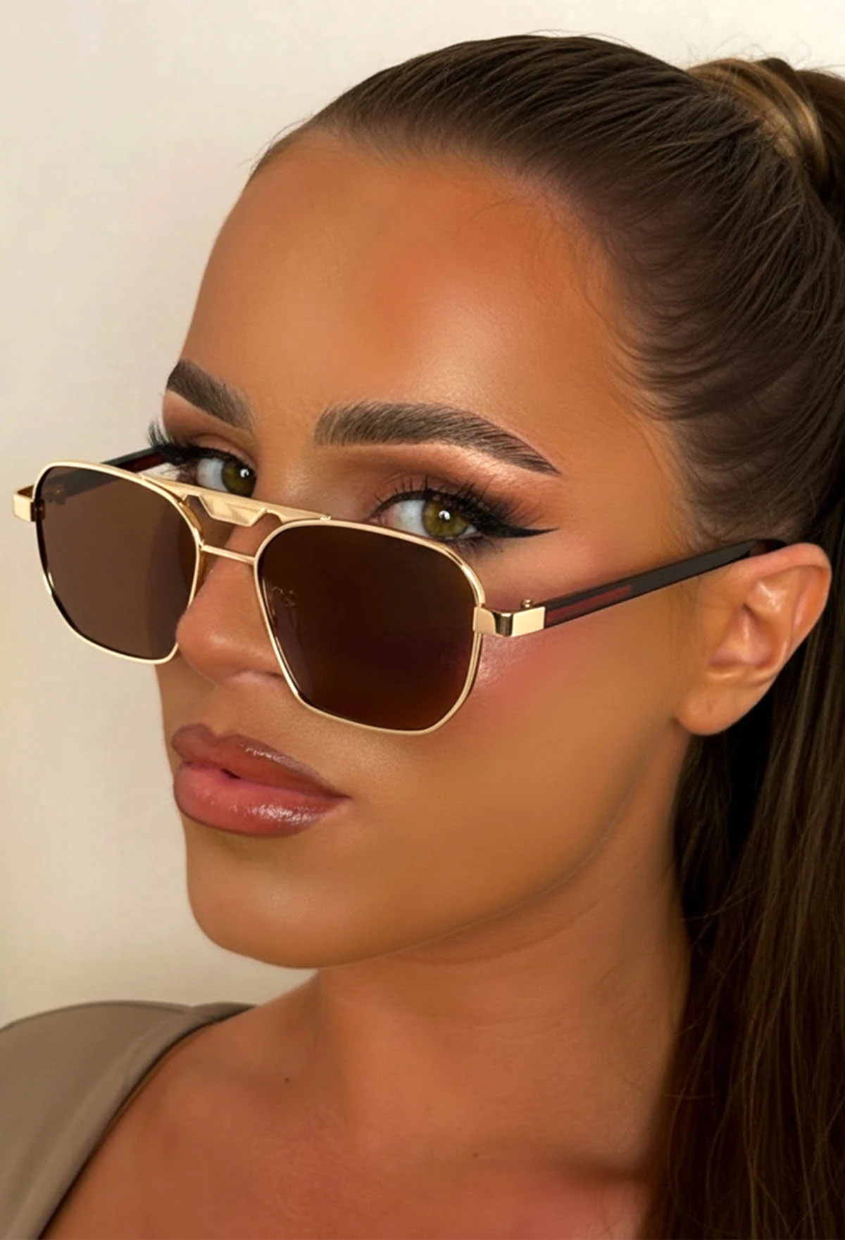 Baddie Vision Brown Aviator Sunglasses - Image 2