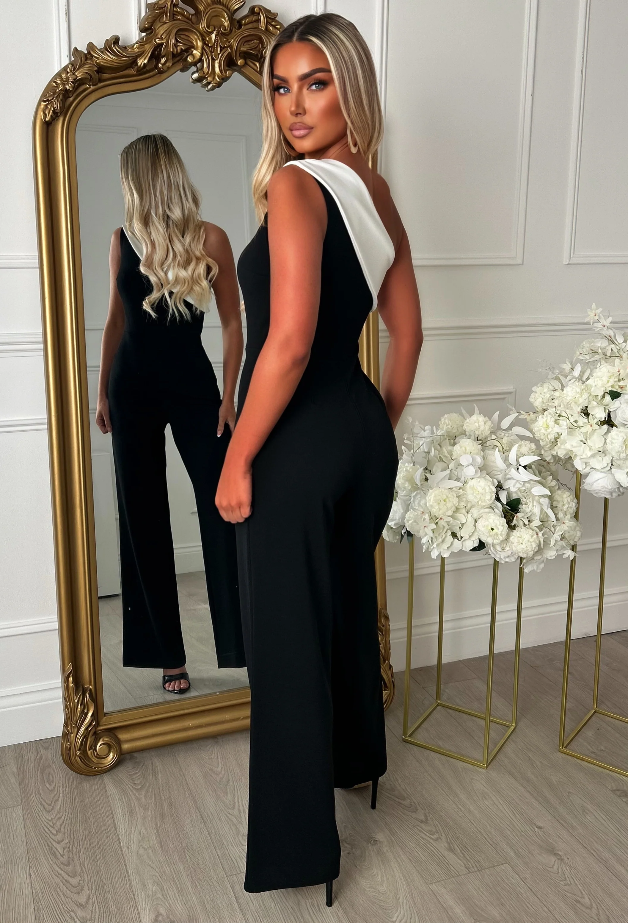 Chic Oblique Black Colour Block One Shoulder Jumpsuit - Image 2
