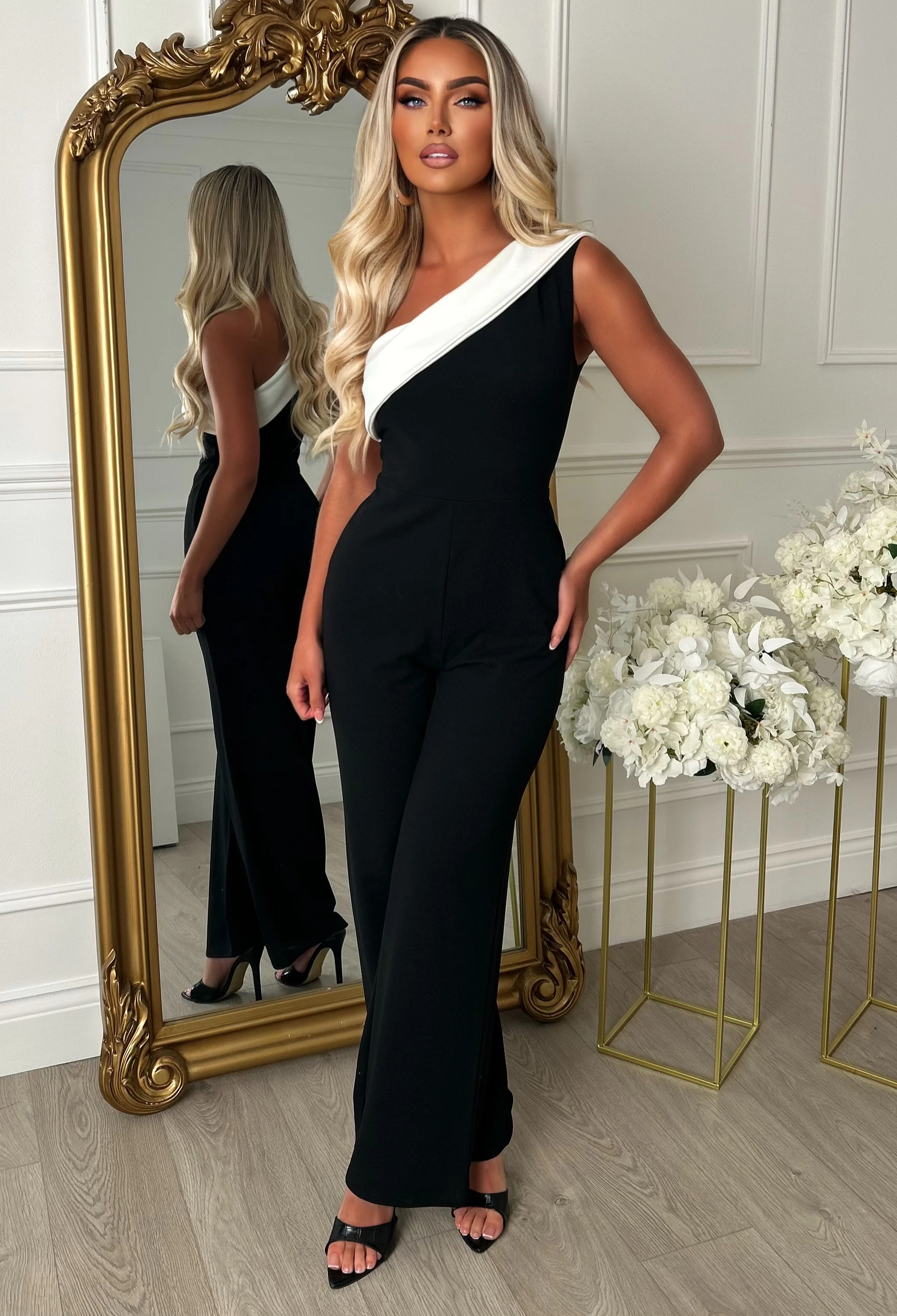 Chic Oblique Black Colour Block One Shoulder Jumpsuit - Image 4