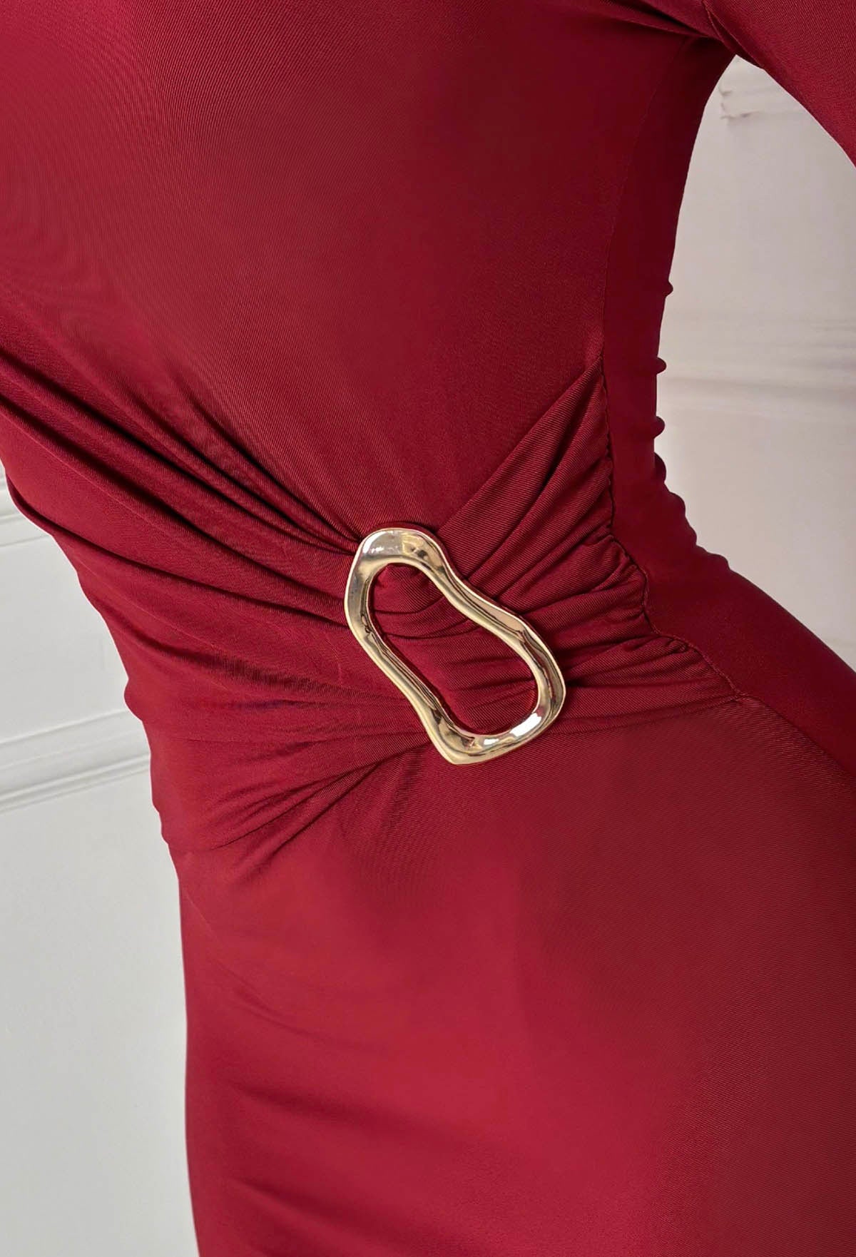 Such A Siren Burgundy Buckle Detail Dress - Image 2