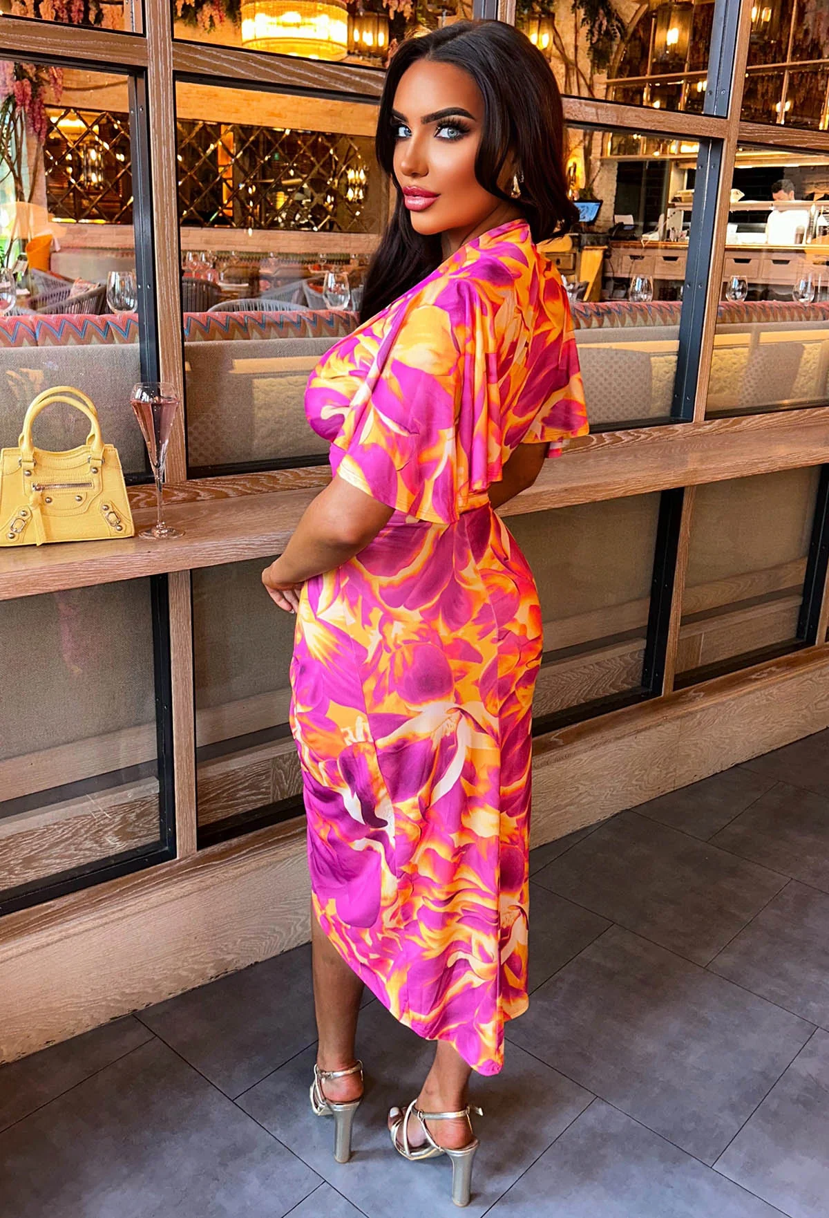 Vivid Glam Pink Stretch Printed Ruched Midi Dress - Image 2